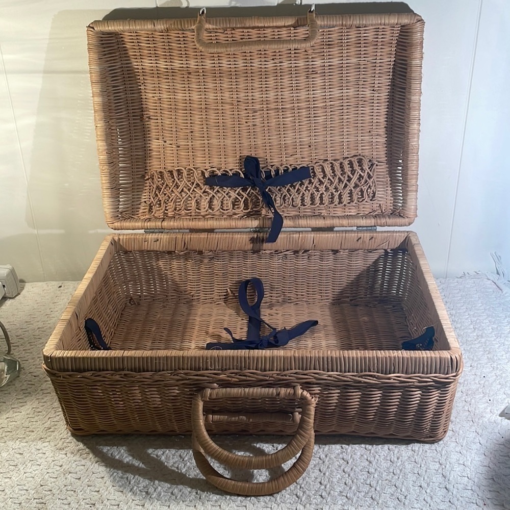 Picnic Wicker Arched Covered Basket with 3 Handles Ribbon